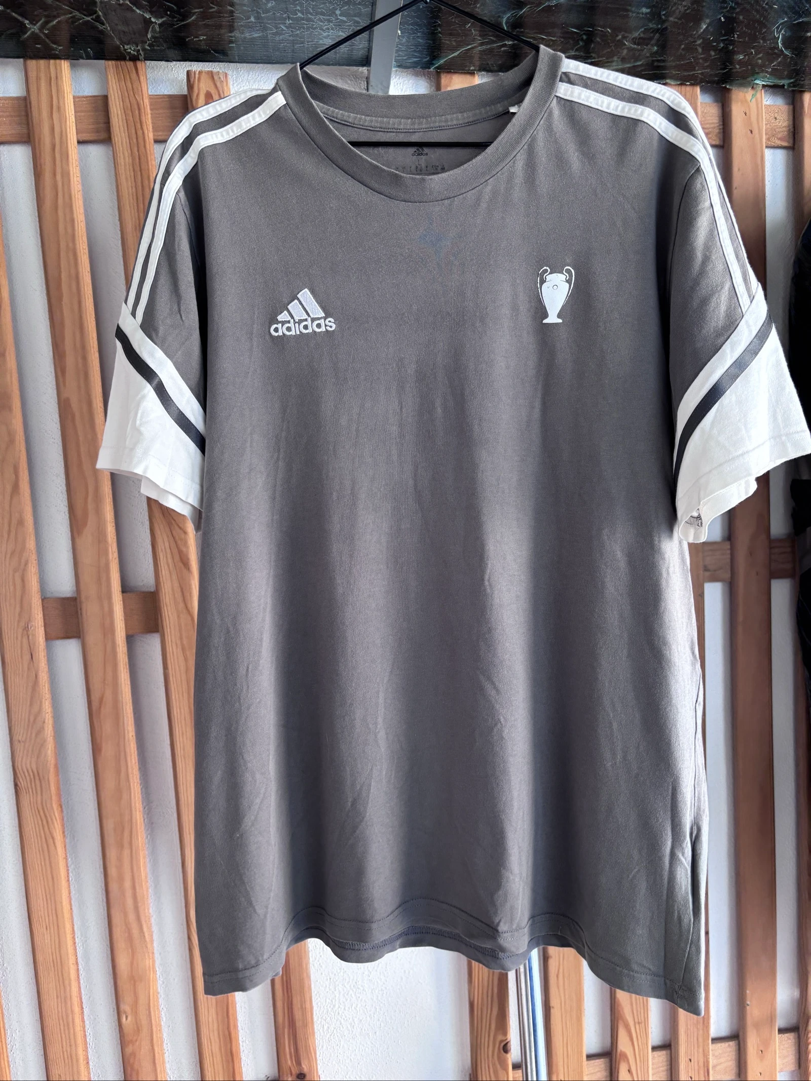T-shirt adidas 